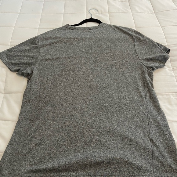 Eddie Bauer t-shirt for sale. - Picture 6 of 7